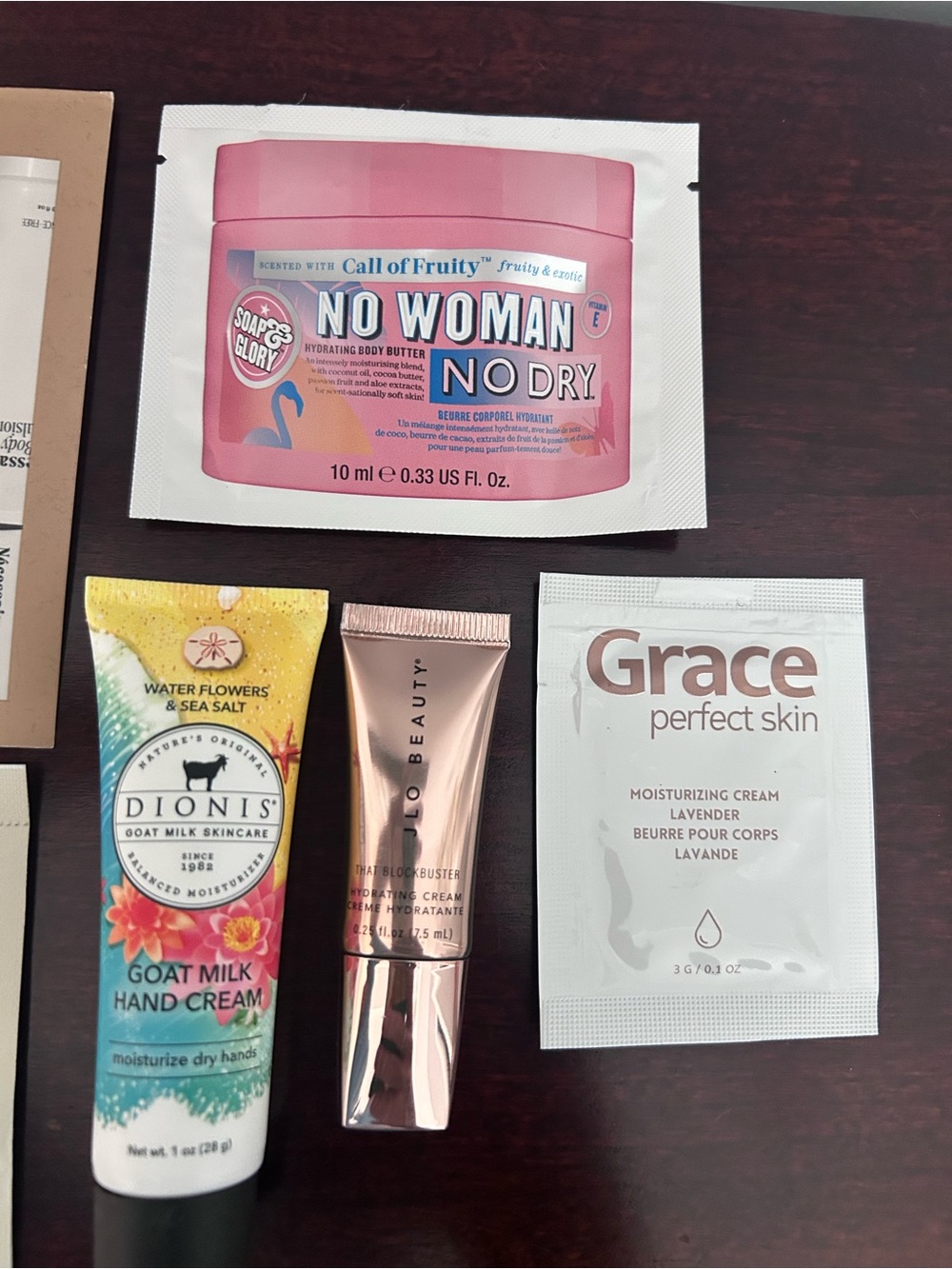Beauty Samples Bundle - Picture 2 of 3